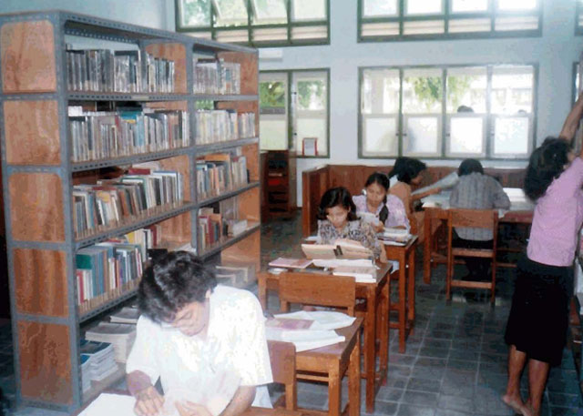Ruang Baca Perpustakaan IKIP Sanata Dharma - dok. PUSD