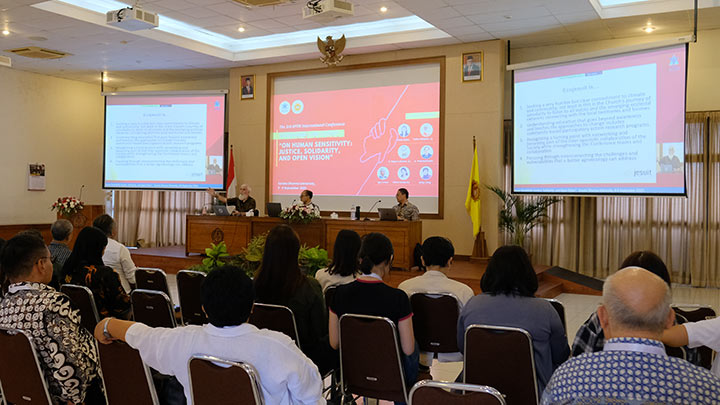 Suasana 3rd APTIK International Conference (dok. Humas USD) Suasana 3rd APTIK International Conference (dok. Humas USD)