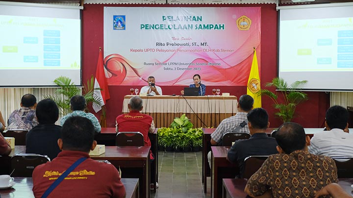 Pelatihan Pengolahan Sampah bersama DLH Sleman, 2 Desember 2023 - dok. Humas