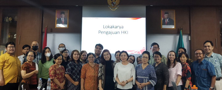 Peserta dan Narasumber Lokakarya Pengajuan HKI Fakultas Farmasi - dok. Farmasi Peserta dan Narasumber Lokakarya Pengajuan HKI Fakultas Farmasi - dok. Farmasi
