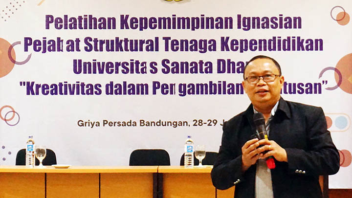 Romo Dr. C.B. Mulyatno, Pr. (dok. Personalia USD)
