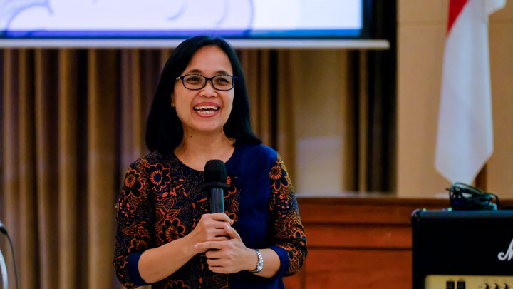 Dr. Titik Kristiayani, M.Psi menyambut peserta Bisa Cerdik - dok. Humas Dr. Titik Kristiayani, M.Psi menyambut peserta Bisa Cerdik - dok. Humas