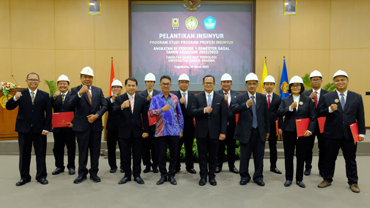 dok. Humas USD Para Insinyur Bersama USD Rektor, Ketua LLDIKTI, Dekan FST, Kaprodi PSPPI dan Ketua Alumni