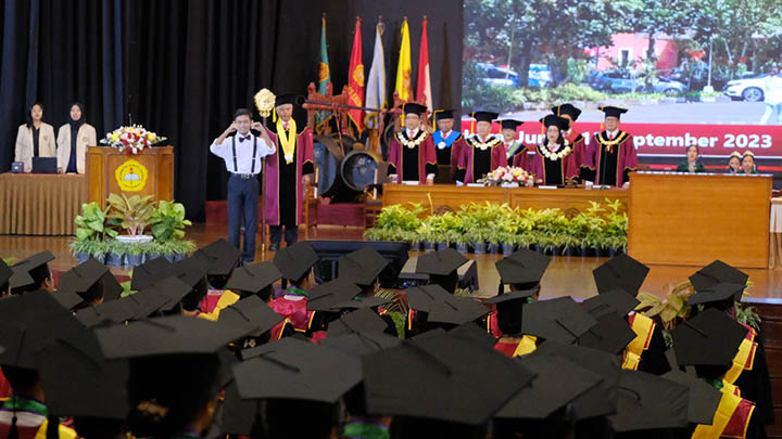 Wisuda Diploma, Sarjana dan Magister Periode I 2023/2024, September 2023 di Auditorium Driyarkara (dok. Humas USD)