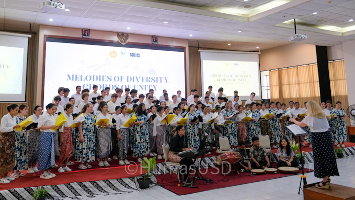 “Melodies of Diversity: Chords of Unity, Kamis 4 April 2024 *