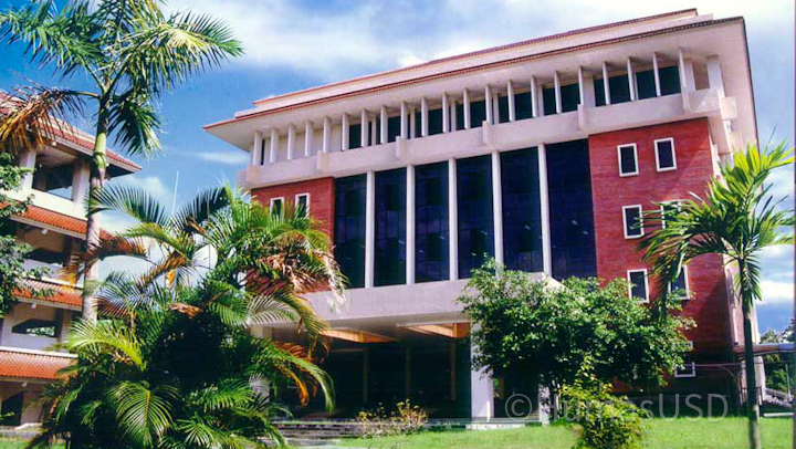 Fakultas Farmasi USD *