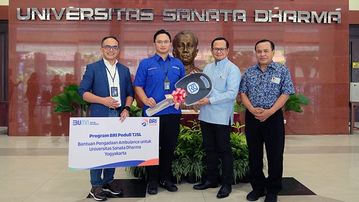 Serah Terima Ambulance dari BRI Peduli TJSL ke Universitas Sanata Dharma, Rabu, 19 Juni 2024 (dok. Humas) Serah Terima Ambulance dari BRI Peduli TJSL ke Universitas Sanata Dharma, Rabu, 19 Juni 2024 (dok. Humas)