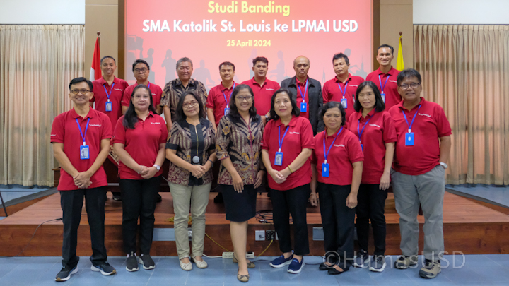 Studi Banding Tim Litbang SMA K St Louis Surabaya (dok. Humas) *