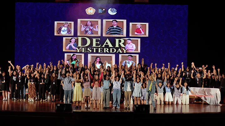 Pentas 'Dear Yesterday', Sabtu, 15 Juni 2024 (dok. Humas) Pentas 'Dear Yesterday', Sabtu, 15 Juni 2024 (dok. Humas)