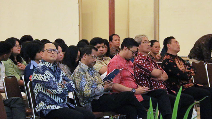 Sejumlah tamu yang hadir dalam Dies Natalis ke-31 Fakultas Sastra USD, Rabu, 29 Mei 2024 (foto: dok. FS USD) Sejumlah tamu yang hadir dalam Dies Natalis ke-31 Fakultas Sastra USD, Rabu, 29 Mei 2024 (foto: dok. FS USD)