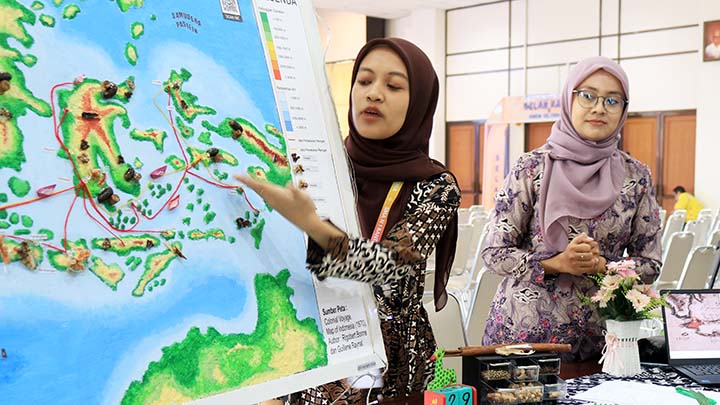 Stand Gelar Karya Mahasiswa Prodi Pendidikan Sejarah PPG Prajabatan Gel.I/2023, Rabu 29 Mei 2024 di R. Drost Kampus III Paingan (foto: Dokumentasi Panitia)