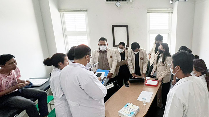 Interprofessional Education, Kerjasama Fakultas Farmasi USD dengan Fakultas Kedokteran Universitas Kristen Duta Wacana dan Sekolah Tinggi Ilmu Kesehatan Bethesda Yakkum (dok. Farmasi USD) Interprofessional Education, Kerjasama Fakultas Farmasi USD dengan Fakultas Kedokteran Universitas Kristen Duta Wacana dan Sekolah Tinggi Ilmu Kesehatan Bethesda Yakkum (dok. Farmasi USD)