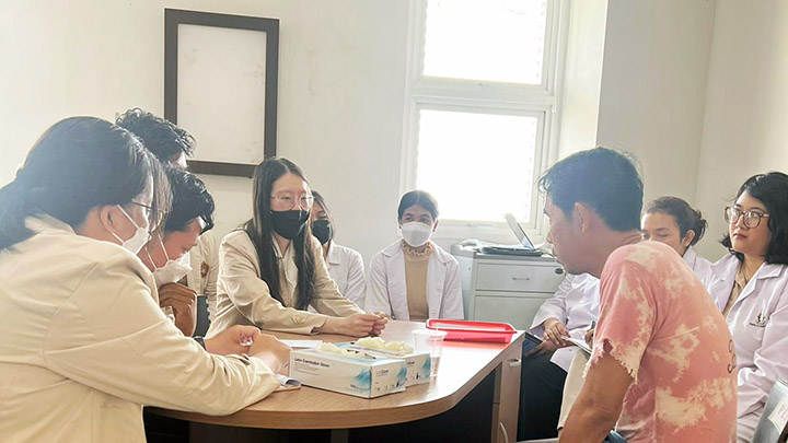 Interprofessional Education, Kerjasama Fakultas Farmasi USD dengan Fakultas Kedokteran Universitas Kristen Duta Wacana dan Sekolah Tinggi Ilmu Kesehatan Bethesda Yakkum (dok. Farmasi USD) Interprofessional Education, Kerjasama Fakultas Farmasi USD dengan Fakultas Kedokteran Universitas Kristen Duta Wacana dan Sekolah Tinggi Ilmu Kesehatan Bethesda Yakkum (dok. Farmasi USD)