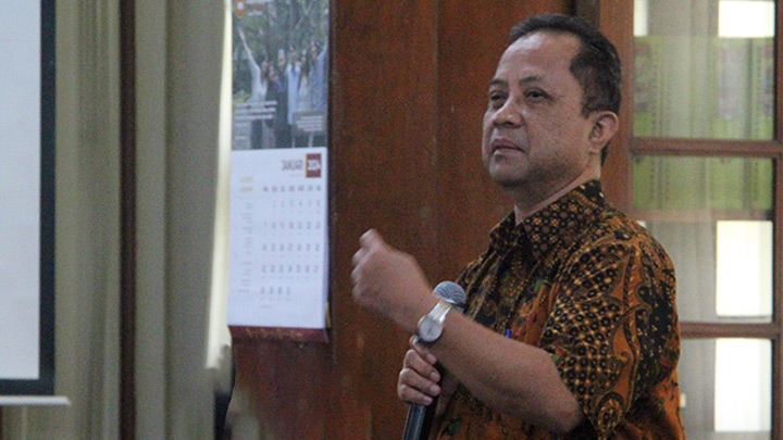 Dekan FKIP, Drs. Tarsisius Sarkim, Ph.D., (dok. Humas) x