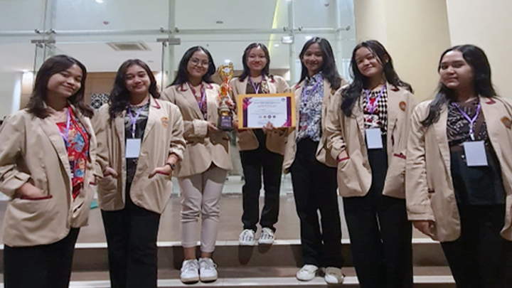 UKM Grisadha Raih Juara III di Ajang Talenta Peksimida 2024 (dok. Kemahasiswaan USD) UKM Grisadha Raih Juara III di Ajang Talenta Peksimida 2024 (dok. Kemahasiswaan USD)