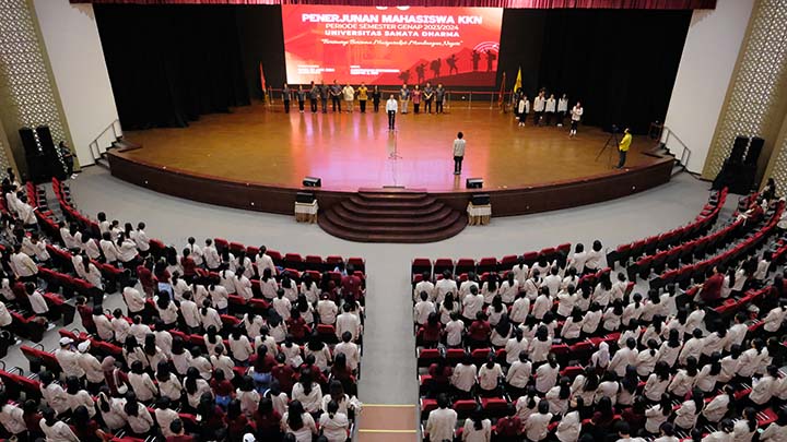 Foto: Penerjunan Mahasiswa KKN Angkatan 68 Semester Genap 2023/2024, Auditorium Driyarkara, Rabu (26/6/2024). Sumber: dok. Humas USD