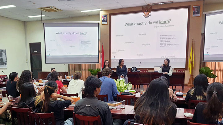 Kunjungan Mahasiswa Swinburne University ke Fakultas Sastra USD (19/11) Kunjungan Mahasiswa Swinburne University ke Fakultas Sastra USD (19/11)