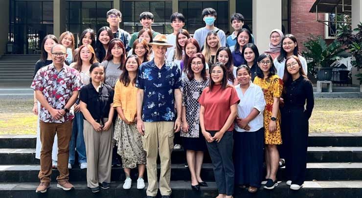 Kunjungan Medical Outreachers (MO) dan Yayasan TCKN ke Fakultas Farmasi USD Kunjungan Medical Outreachers (MO) dan Yayasan TCKN ke Fakultas Farmasi USD