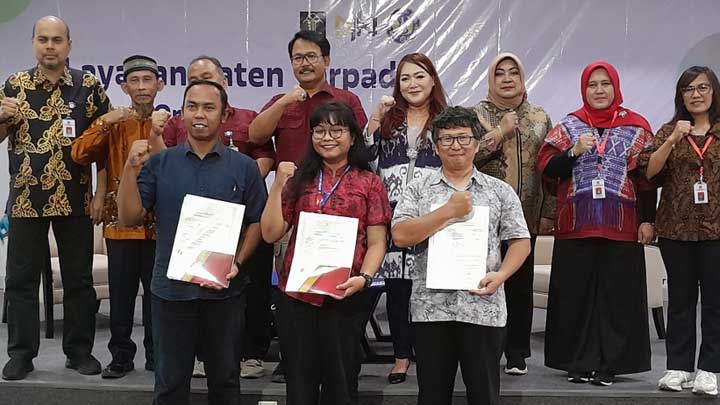 Penyerahan KEtiga Paten Sederhana (dok. Sentra HKI USD) x