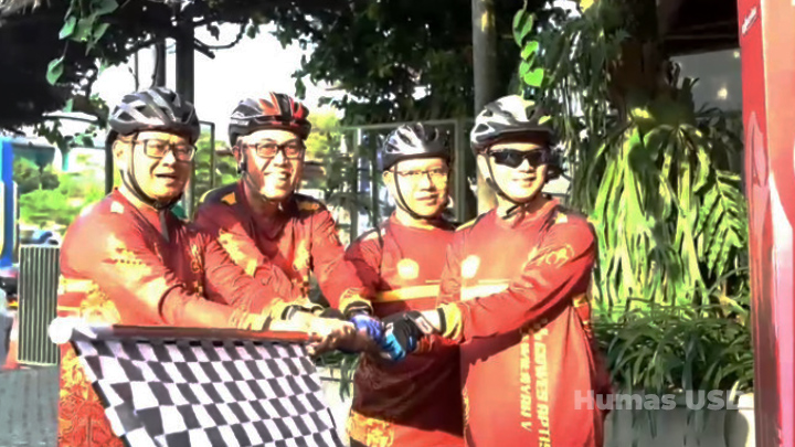 Rektor USD bersama Ketua LLDIKTI V, Ketua Aptisi V dan Ketua Gowes APTISI Rektor USD bersama Ketua LLDIKTI V, Ketua Aptisi V dan Ketua Gowes APTISI