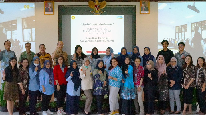 Stakeholder Gathering Fakultas Farmasi, Selasa (14/5) di Ruang Multimedia, Gedung Administrasi Pusat Kampus III - foto: Farmasi 