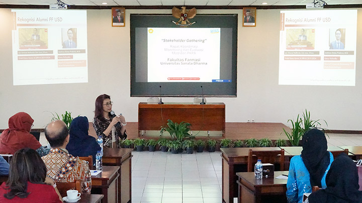Stakeholder Gathering Fakultas Farmasi, Selasa (14/5) di Ruang Multimedia, Gedung Administrasi Pusat Kampus III - foto: Farmasi 