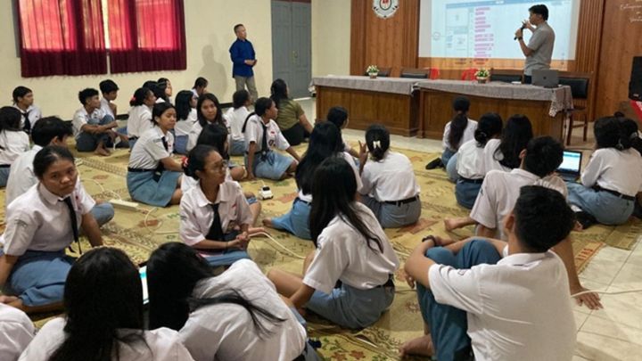 USD Gelar Pelatihan Robotik untuk Siswa SMA Dominikus 26 Mei 2025 USD Gelar Pelatihan Robotik untuk Siswa SMA Dominikus 26 Mei 2025