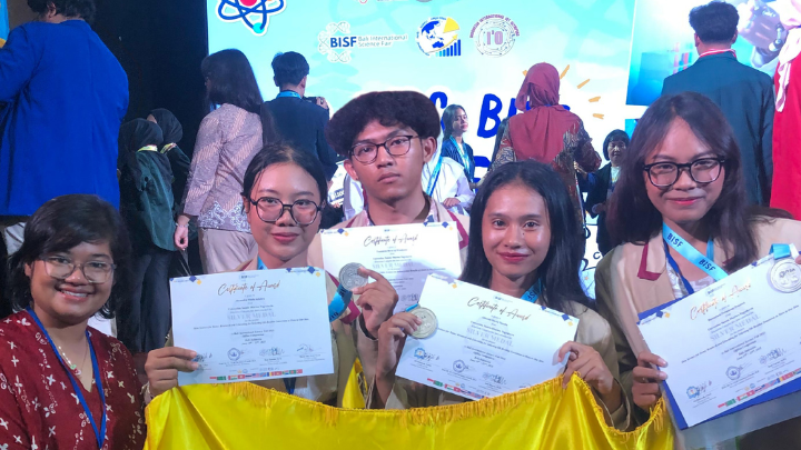 Mahasiswa PGSD USD Raih Medali Perak di Ajang Internasional BISF 2025 Mahasiswa PGSD USD Raih Medali Perak di Ajang Internasional BISF 2025