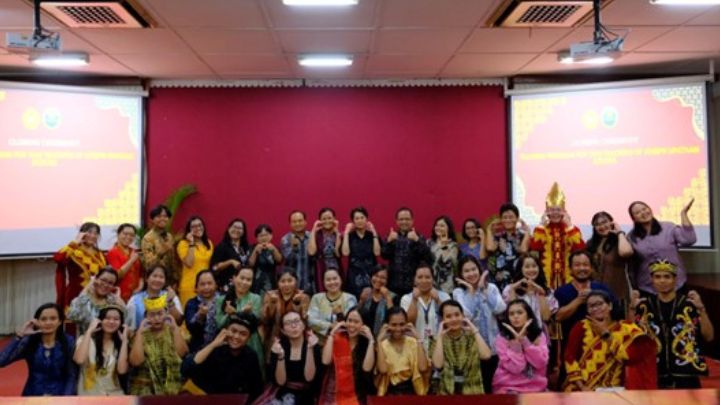 Pelatihan Guru Bahasa Inggris Joseph Upatham School Thailand 9 Mei 2025 Pelatihan Guru Bahasa Inggris Joseph Upatham School Thailand 9 Mei 2025