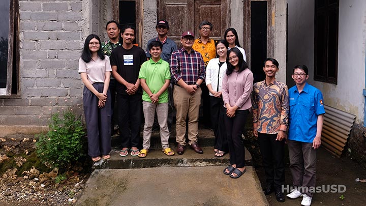 Kunjungan Rektor ke Sejumlah Lokasi KKN (Kamis, 23/1) - dok. Humas Kunjungan Rektor ke Sejumlah Lokasi KKN (Kamis, 23/1) - dok. Humas