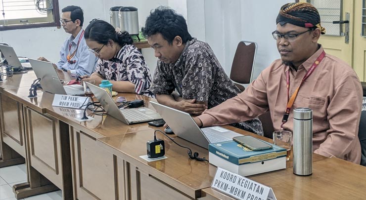 MONITORING DAN EVALUASI INTERNAL PROGRAM KOMPETISI - KAMPUS MERDEKA (PK-KM) MONITORING DAN EVALUASI INTERNAL PROGRAM KOMPETISI - KAMPUS MERDEKA (PK-KM)