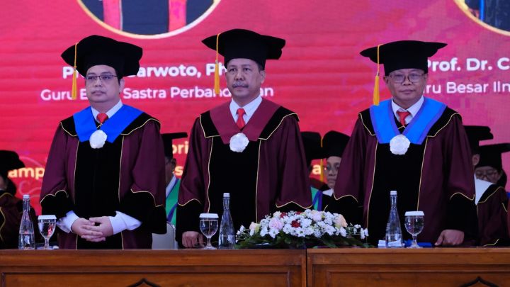 PENGUKUHAN GURU BESAR PENGUKUHAN GURU BESAR
