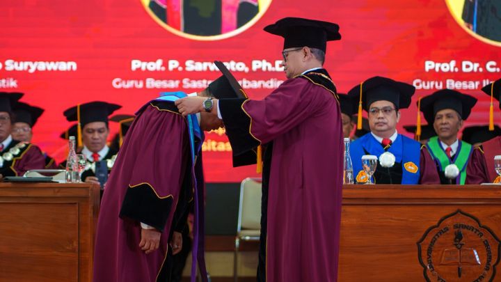 PENGUKUHAN GURU BESAR PENGUKUHAN GURU BESAR