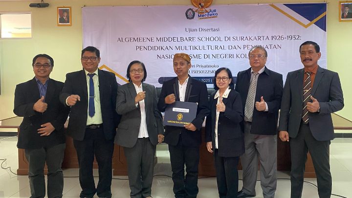 Fakultas Sastra Tambah Dua Doktor Baru Fakultas Sastra Tambah Dua Doktor Baru