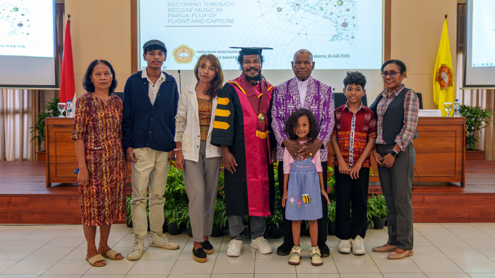 Foto Keluarga Dr. Iriano Yedija 1