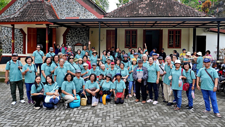 Foto Bersama Ziarek Purna Karya USD