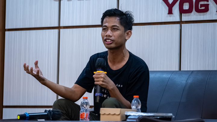 Pekan Sastra 1 Diskusi dengan Agus Mulyadi