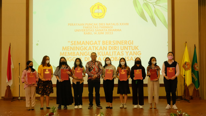 Dekan Farmasi USD, Dr. apt. Dewi Setyaningsih. / dok. Humas USD Dekan Farmasi USD, Dr. apt. Dewi Setyaningsih. / dok. Humas USD