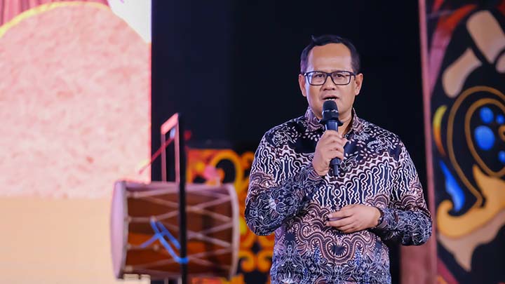 Rektor USD, Albertus Bagus Laksana SJ, memberi sambutan dalam Acara Gelar Budaya 2023 Humas USD