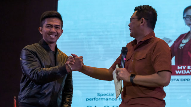 Bernardus Setya Ananda Wijaya (kiri) - dok. Humas USD Bernardus Setya Ananda Wijaya (kiri) - dok. Humas USD