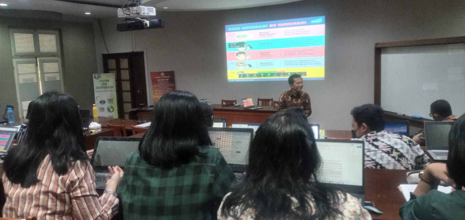 Mendidik Generasi Digital:Butir penting kuliah umum  Johanes Eka Priyatma, Ph.D., 15 Desember 2023 :: Fakultas Ekonomi USD Yogyakarta