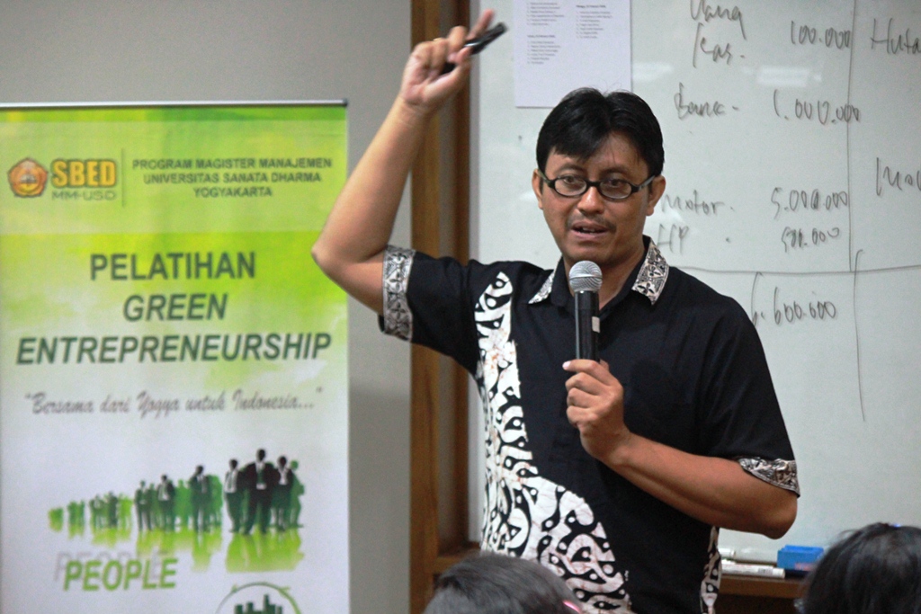 Green Entrepreneurship Training (GET) Angkatan 6, hari ke tiga :: Magister Manajemen