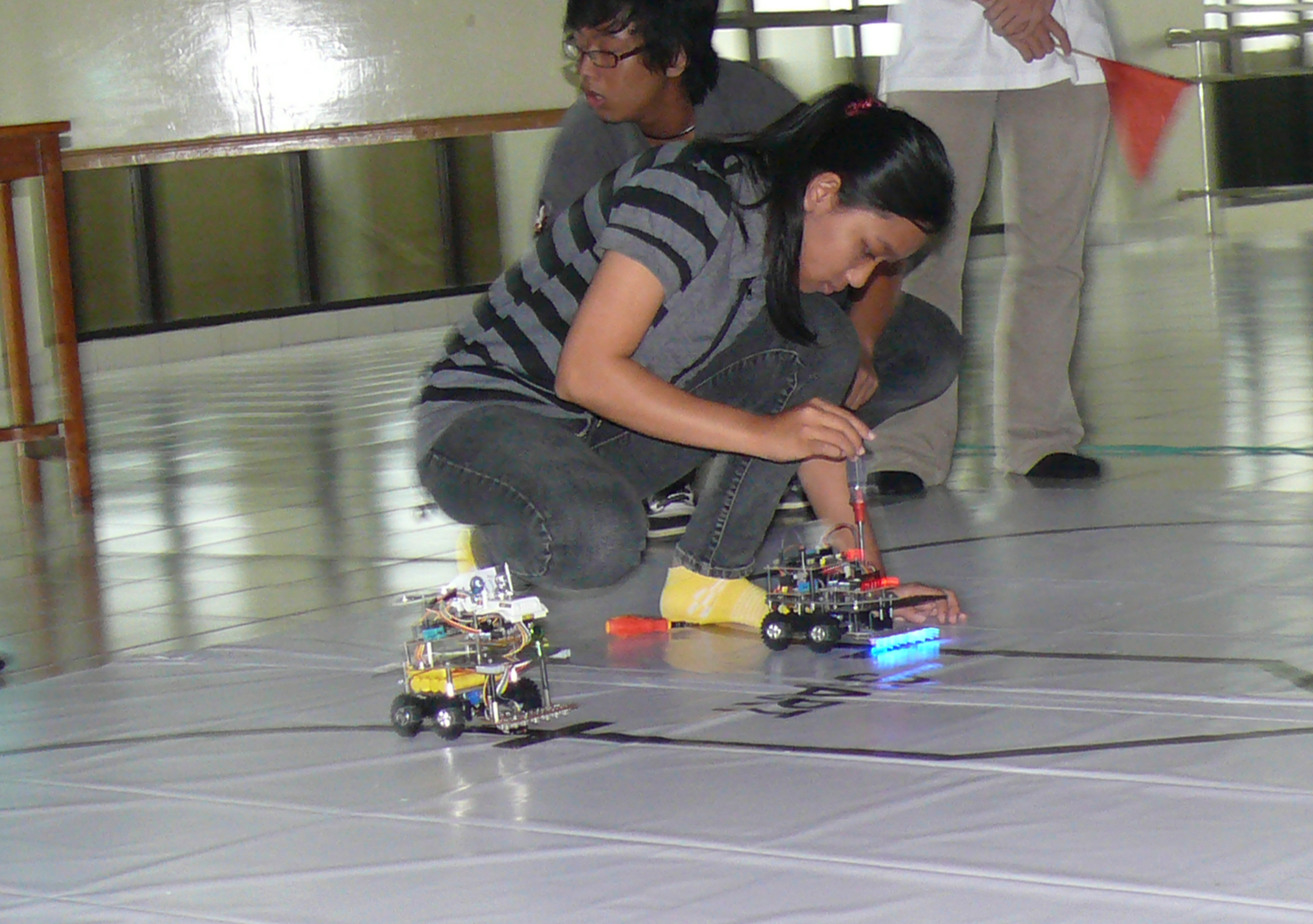 setting robot | Sains dan Teknologi - Teknik Elektro :: usd.ac.id